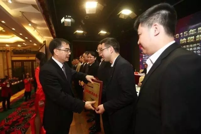 熱烈祝賀我司潘偉深董事長獲評先進民營企業(yè)家