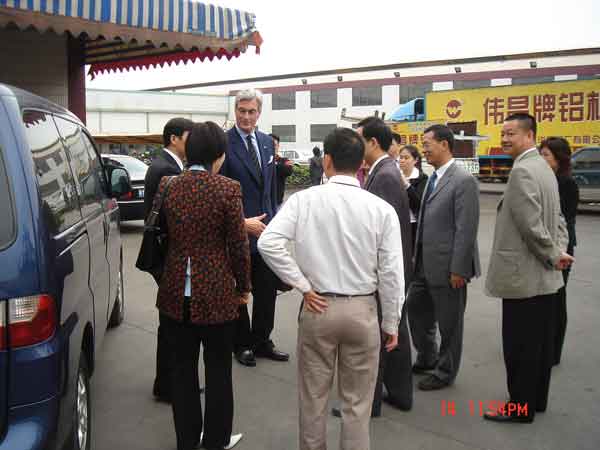 2006年4月14日，美國商務(wù)代表團(tuán)來我公司參觀訪問