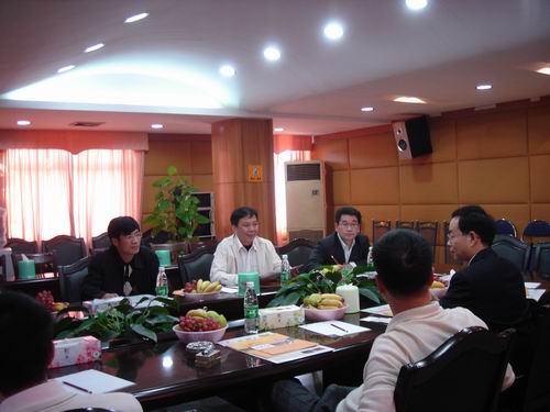 始興縣委、縣政府領(lǐng)導(dǎo)到公司參觀考察