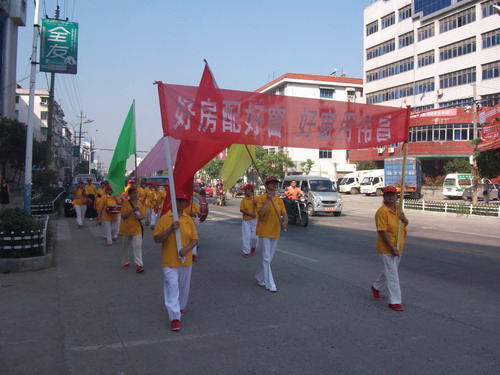我江西省九江市總經(jīng)銷(xiāo)開(kāi)展“偉昌鋁材”12周年慶典暨宣傳推廣活動(dòng)