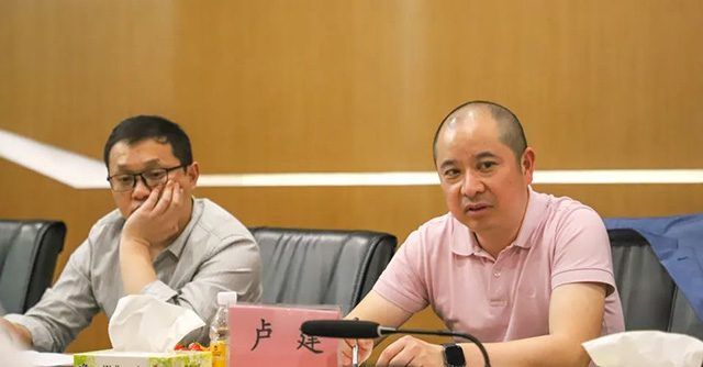 中國有色金屬加工工業(yè)協(xié)會(huì)一行人聽取了華昌發(fā)展戰(zhàn)略的匯報(bào)