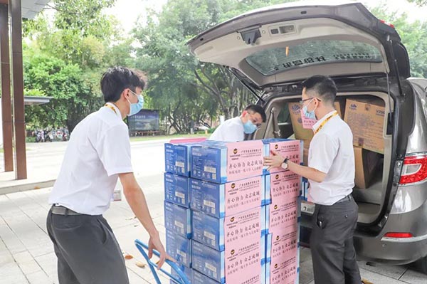 華昌集團(tuán)向大浩湖社區(qū)捐贈(zèng)防疫物資和生活用品