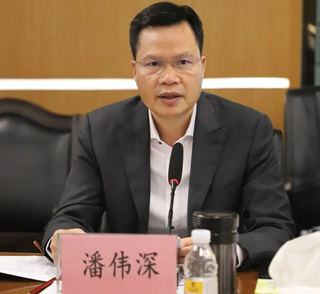 華昌集團董事長潘偉深向參與啟動會的所有領(lǐng)導表示歡迎