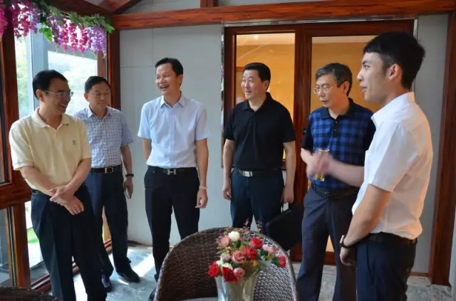 【華昌動態(tài)】熱烈歡迎國務(wù)院參事、中國有色金屬工業(yè)協(xié)會陳全訓(xùn)會長一行蒞臨華昌指導(dǎo)工作！
